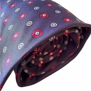 Elegant Patterned Tie in Blue and Red